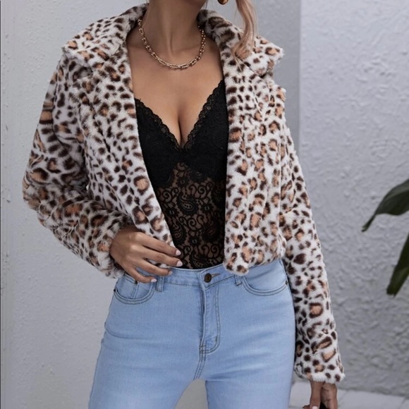 Jackets & Blazers - Glam faux fur leopard print jacket cropped tan